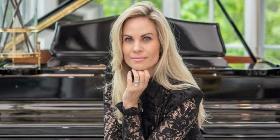 Janet Linly Highlights Lean Corporate Identity in New Forbes Guide for Global Luxury Brands